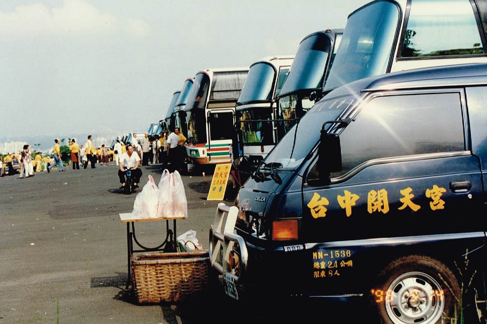 108台遊覽車進香團_3